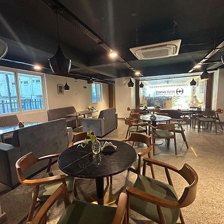 Wild Wings Premium Hotel حيدر أباد المظهر الخارجي الصورة