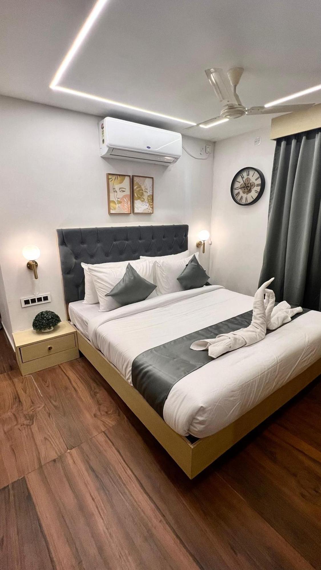 Wild Wings Premium Hotel حيدر أباد المظهر الخارجي الصورة