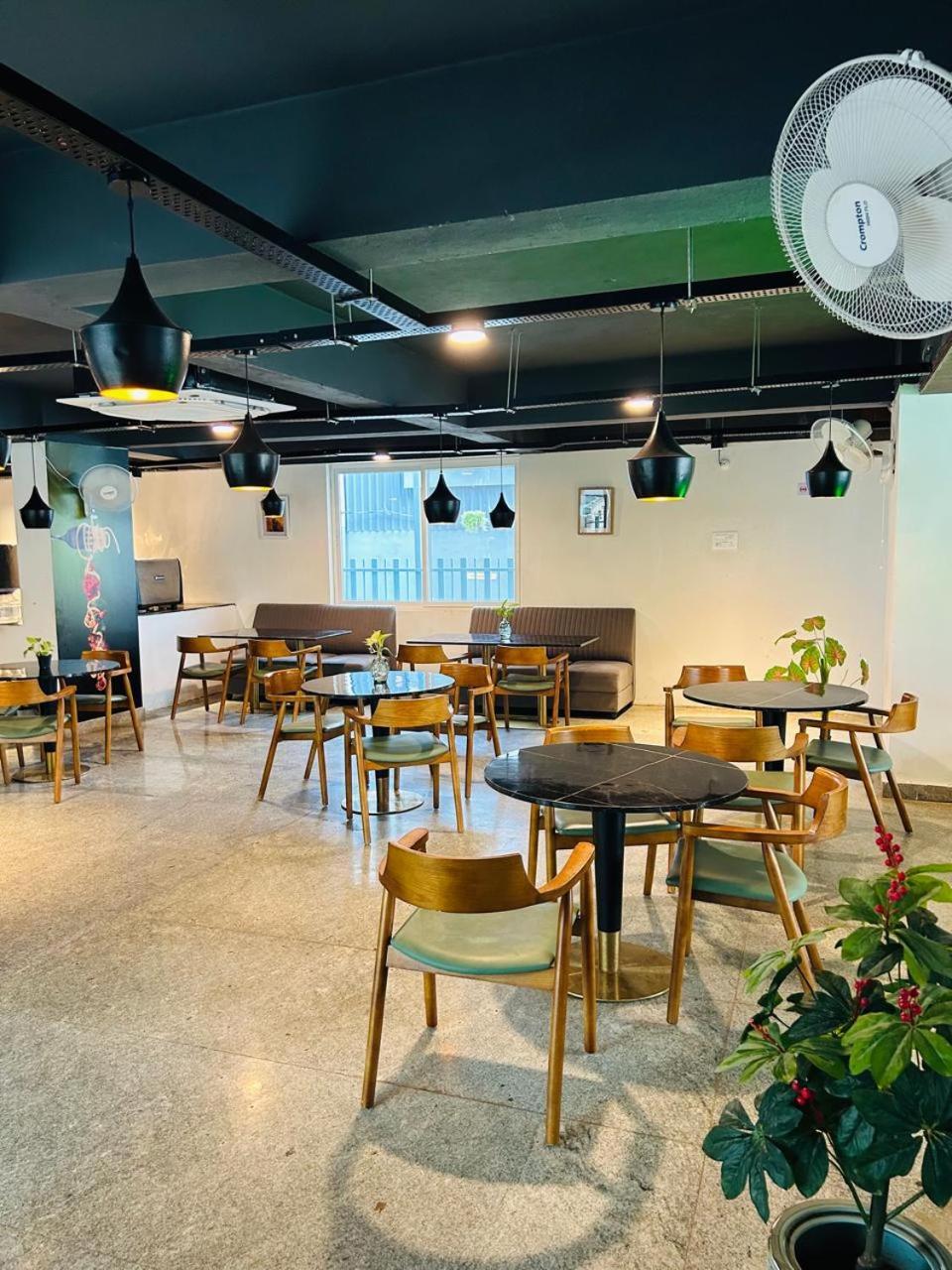 Wild Wings Premium Hotel حيدر أباد المظهر الخارجي الصورة