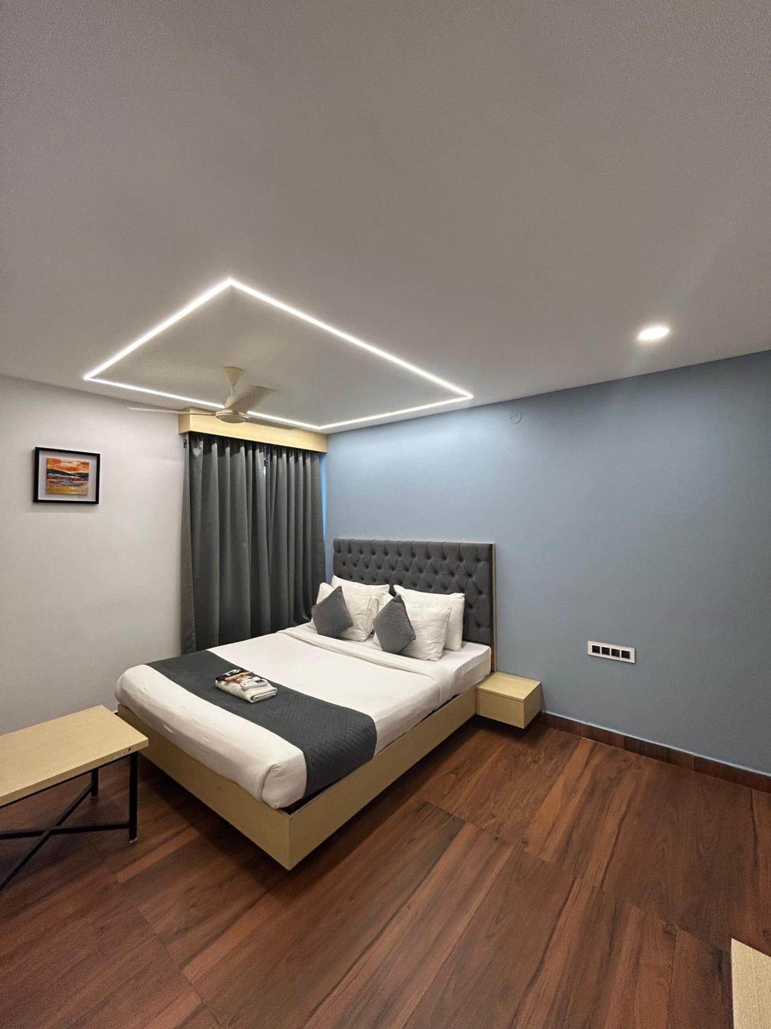 Wild Wings Premium Hotel حيدر أباد المظهر الخارجي الصورة