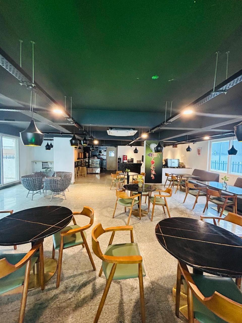 Wild Wings Premium Hotel حيدر أباد المظهر الخارجي الصورة