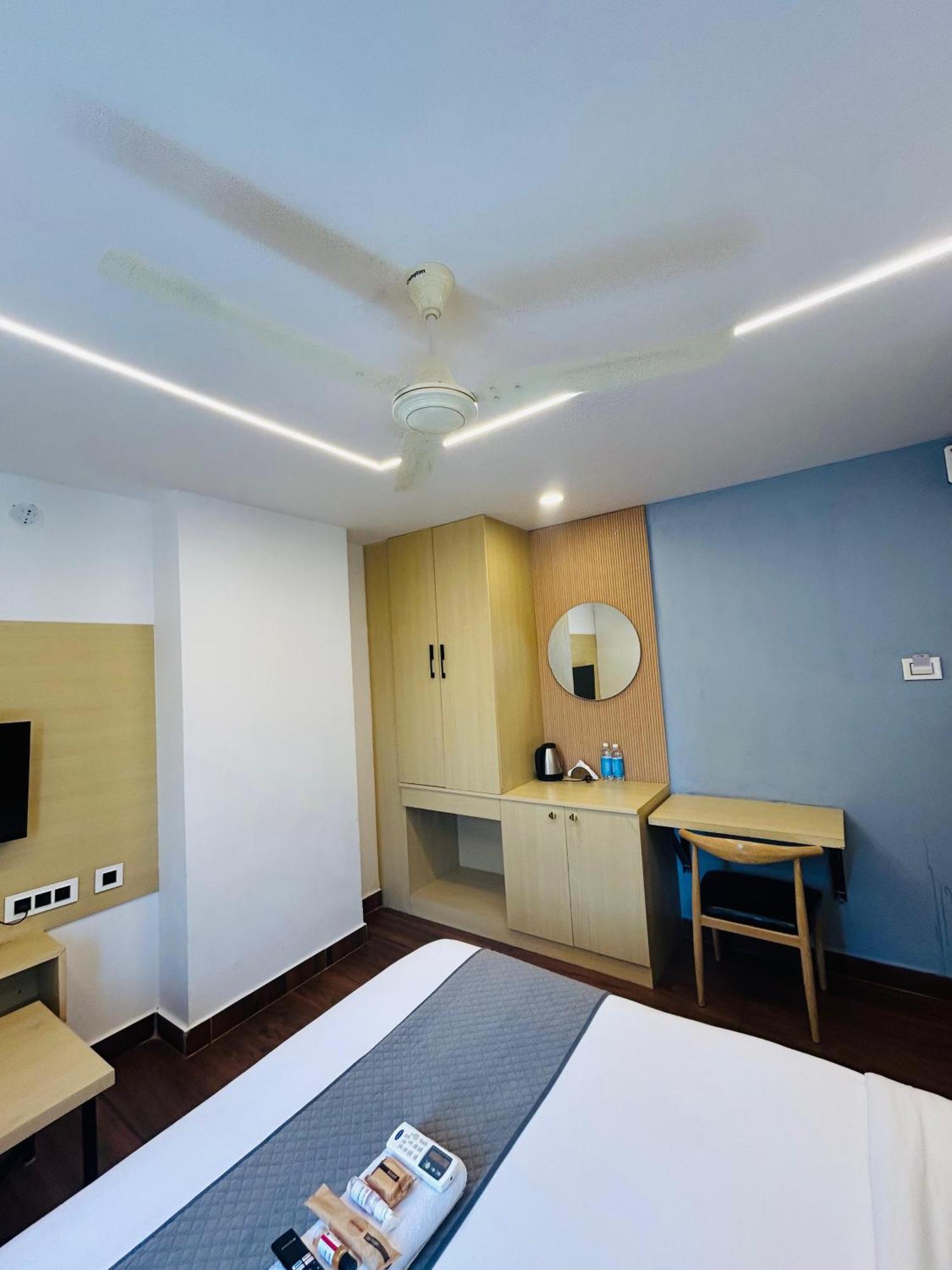 Wild Wings Premium Hotel حيدر أباد المظهر الخارجي الصورة