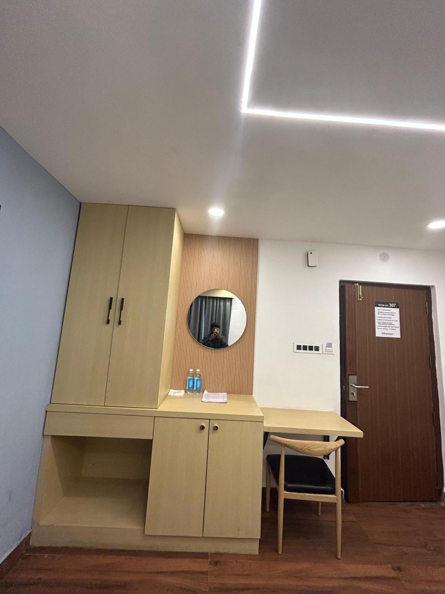 Wild Wings Premium Hotel حيدر أباد المظهر الخارجي الصورة
