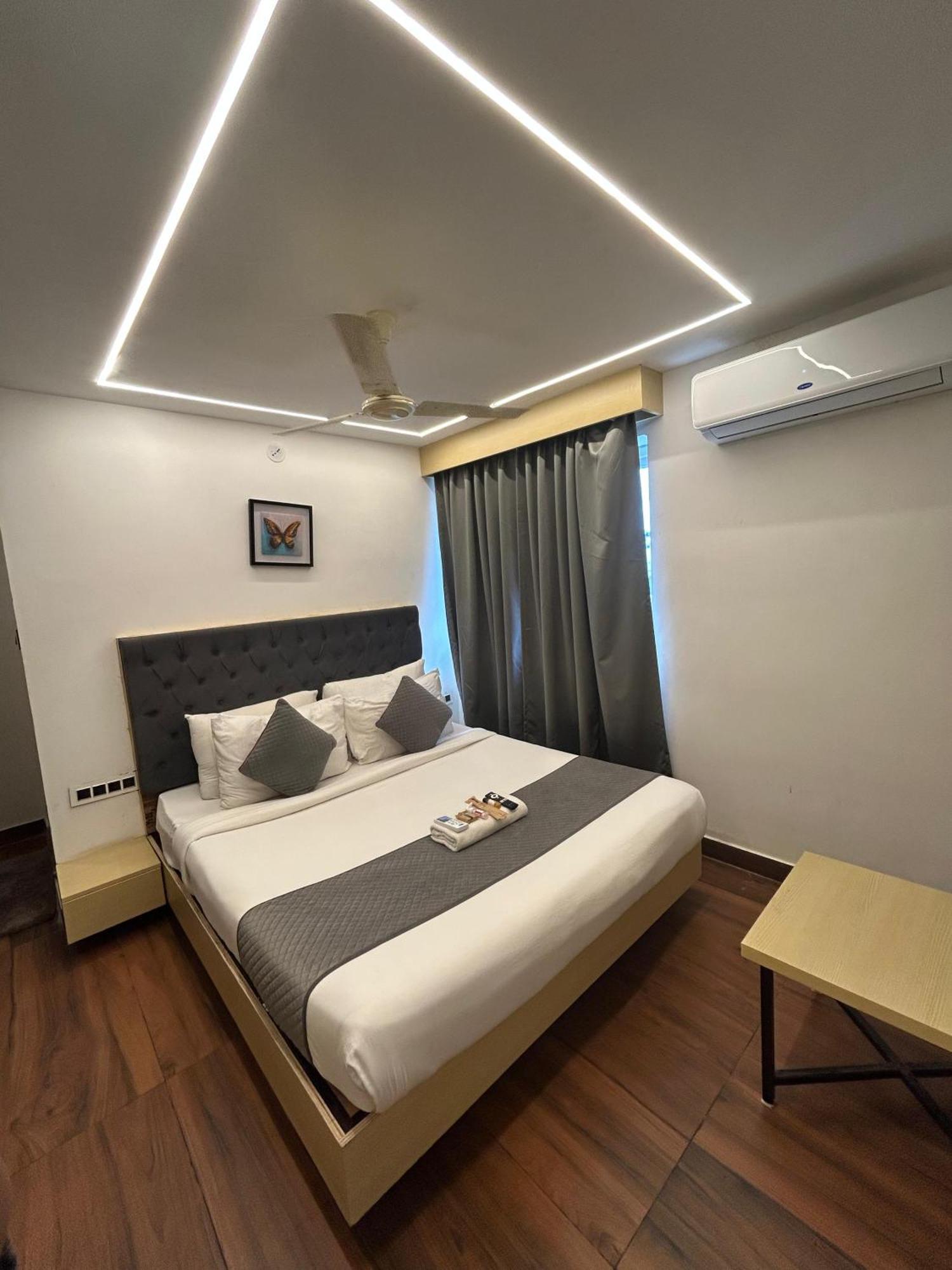 Wild Wings Premium Hotel حيدر أباد المظهر الخارجي الصورة
