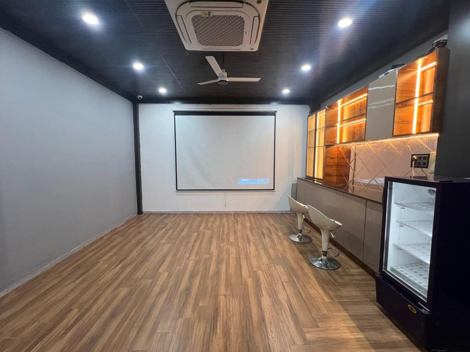 Wild Wings Premium Hotel حيدر أباد المظهر الخارجي الصورة
