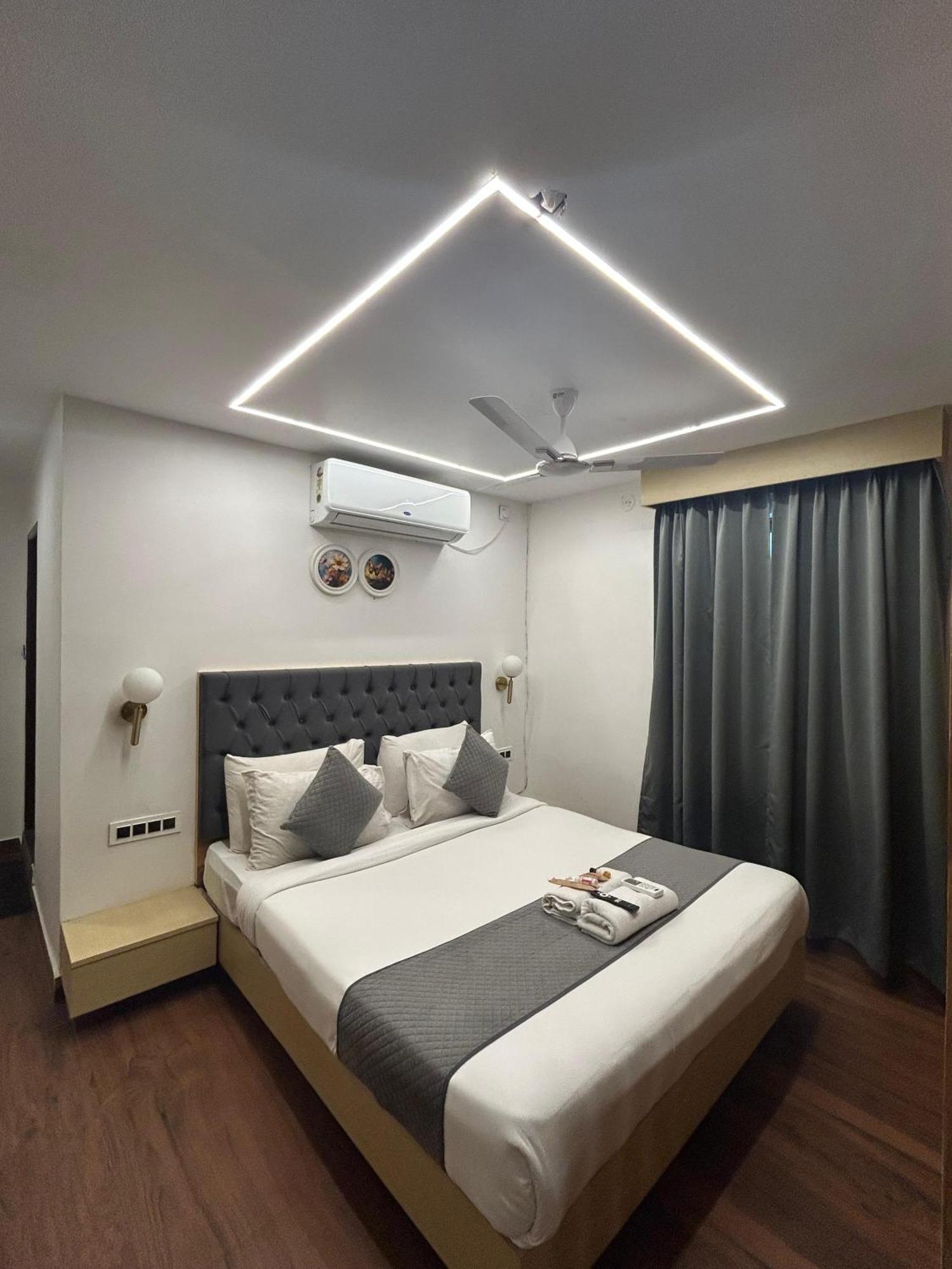Wild Wings Premium Hotel حيدر أباد المظهر الخارجي الصورة