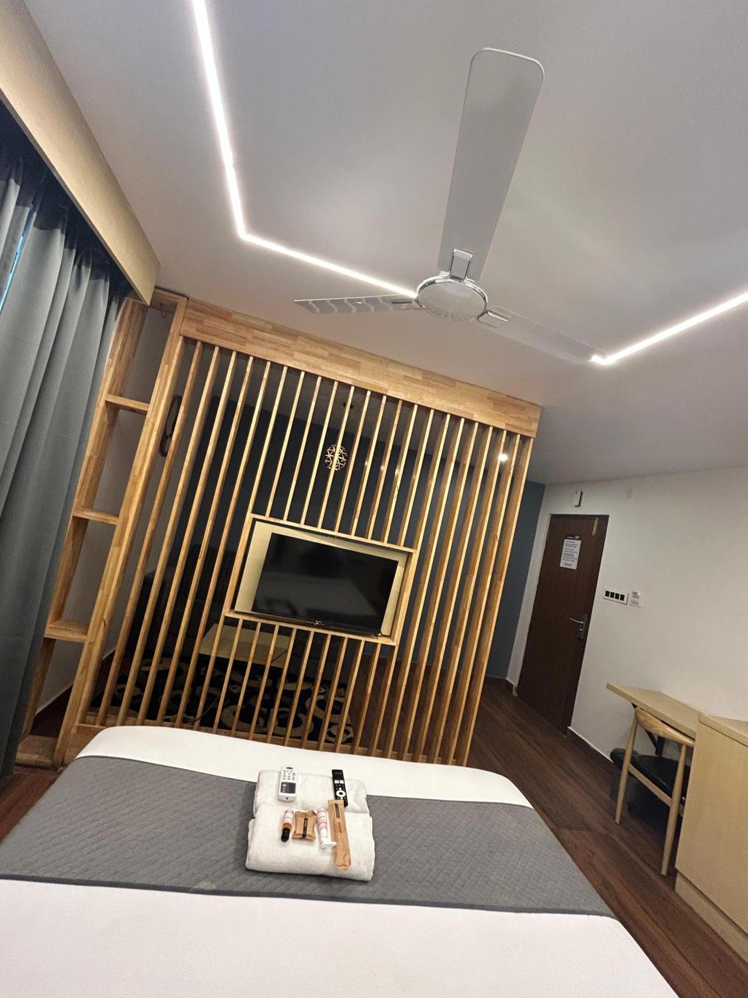 Wild Wings Premium Hotel حيدر أباد المظهر الخارجي الصورة