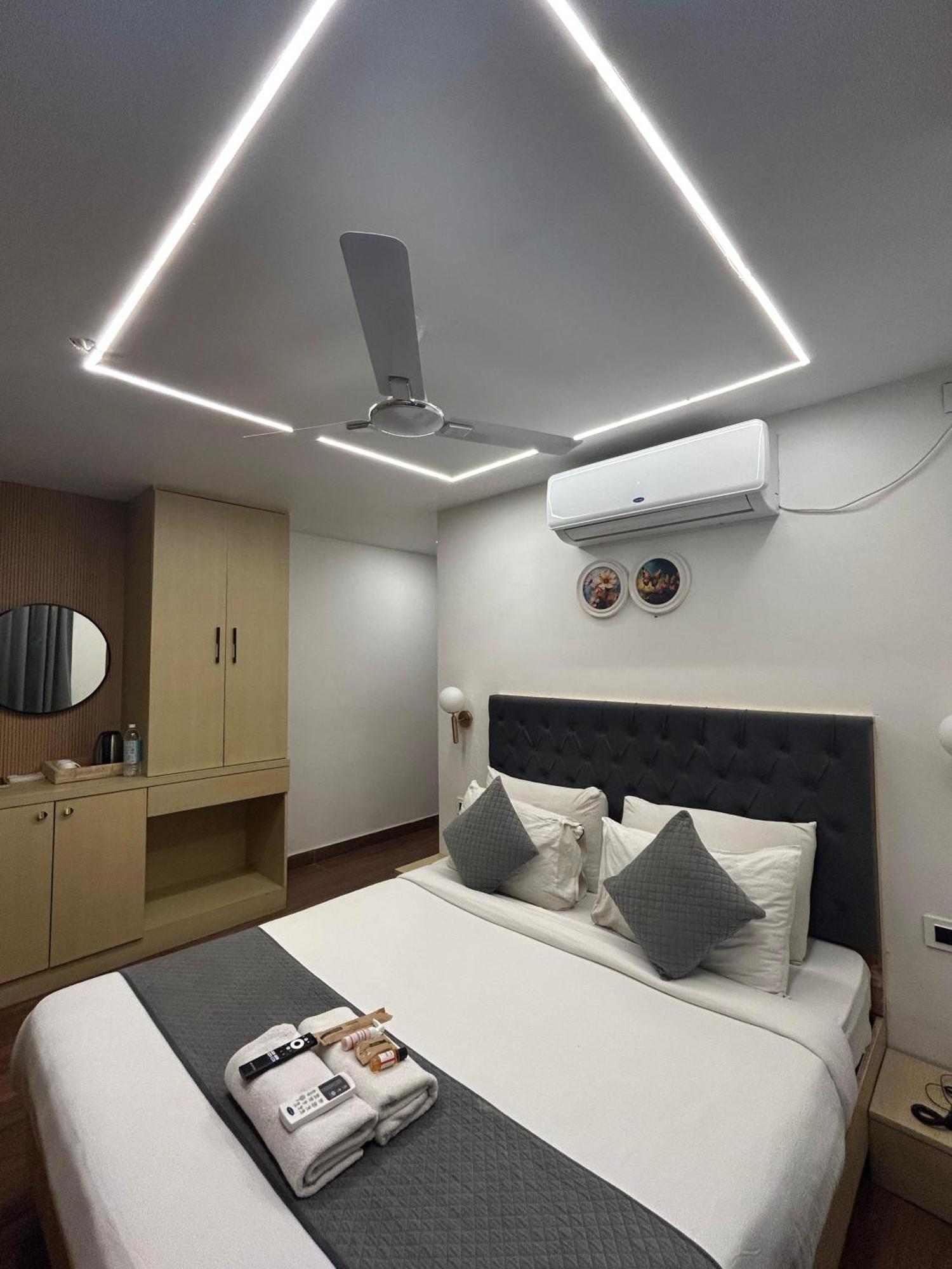 Wild Wings Premium Hotel حيدر أباد المظهر الخارجي الصورة